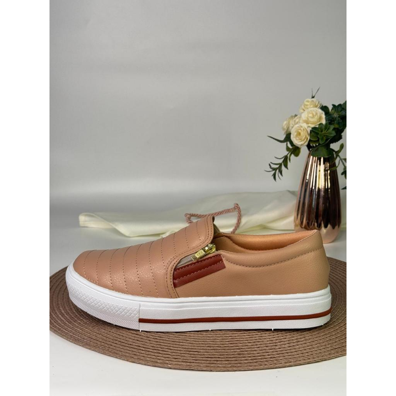 Tênis Feminino Slip On – Conforto e Praticidade para o seu Dia a Dia